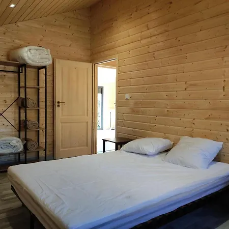 6 Personnes A La Campagne Chalet