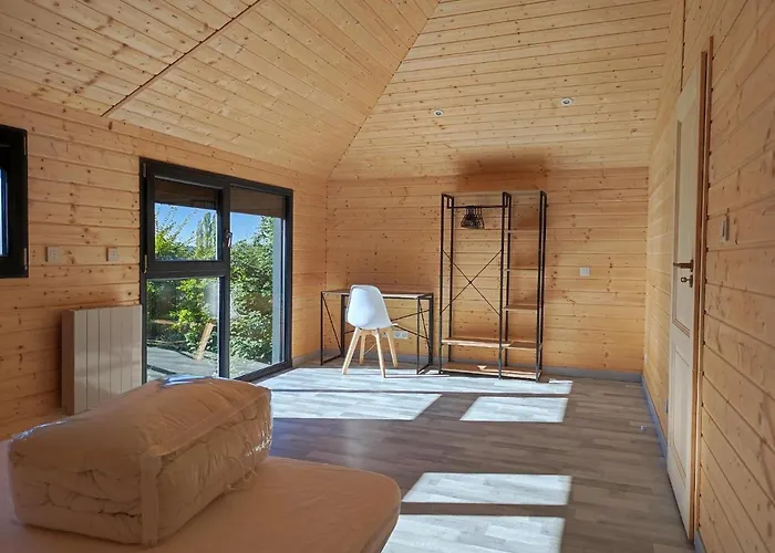 6 Personnes A La Campagne *